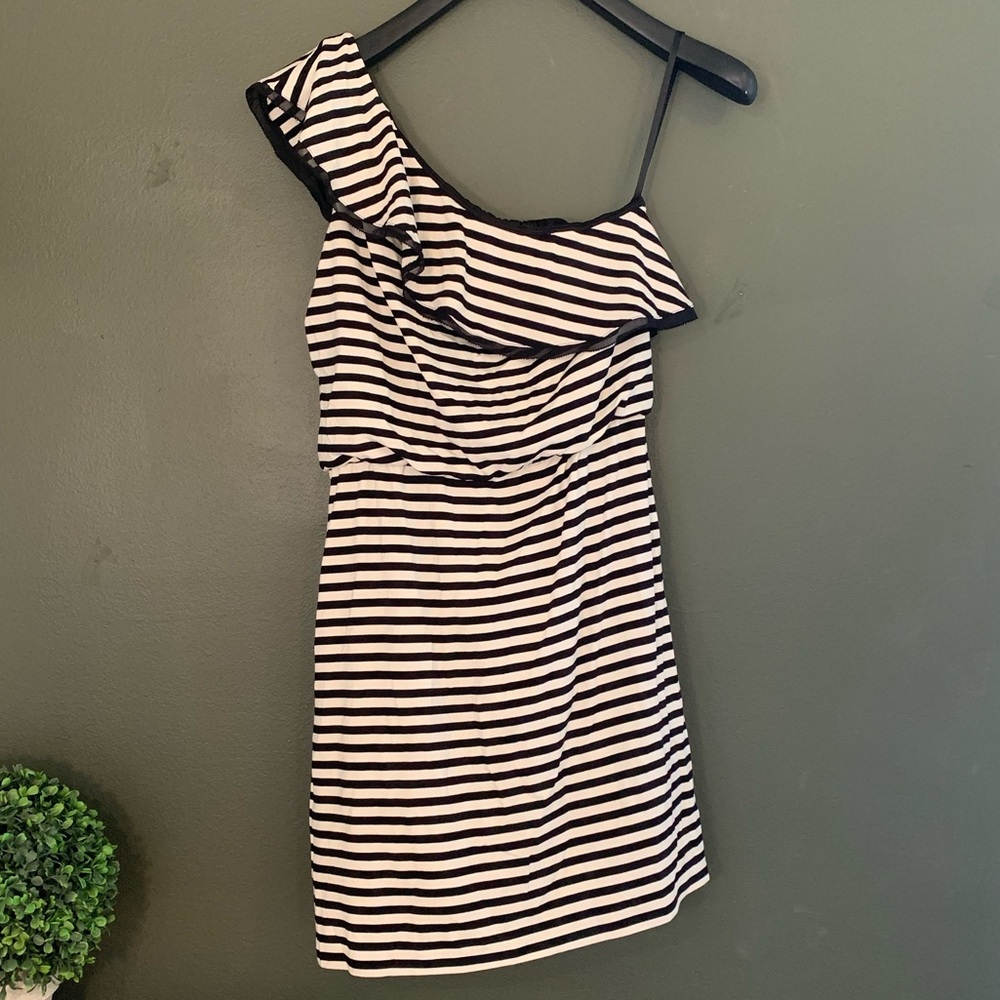[WHBM] Black/White Striped One Shoulder Dress - 4